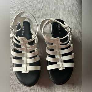 Chunky wide width gladiator platform sandal